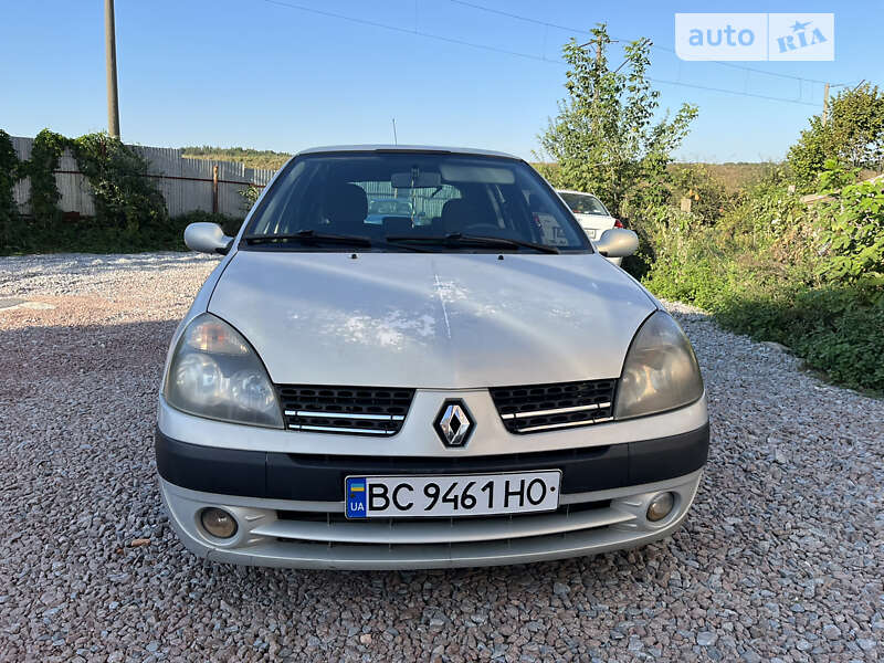 Хэтчбек Renault Clio 2002 в Львове