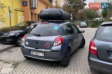 Хэтчбек Renault Clio 2006 в 