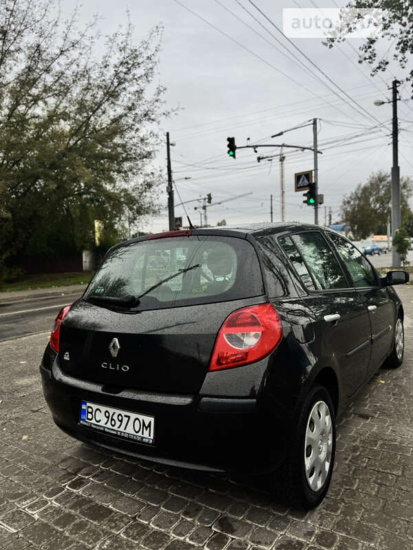 Хэтчбек Renault Clio 2008 в Львове