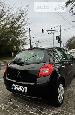 Хэтчбек Renault Clio 2008 в 