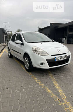 Хэтчбек Renault Clio 2011 в Винниках