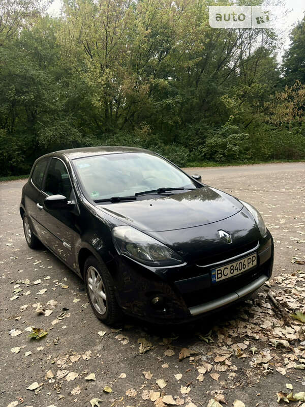 Хэтчбек Renault Clio 2011 в Львове