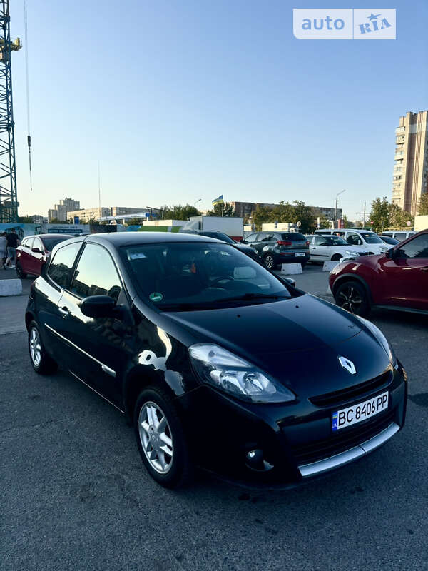 Хэтчбек Renault Clio 2011 в Львове