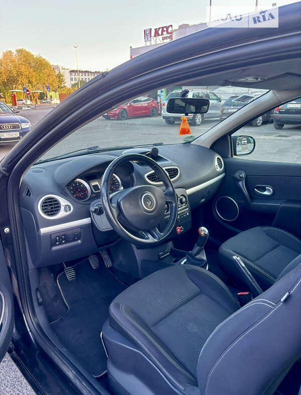 Хэтчбек Renault Clio 2011 в Львове