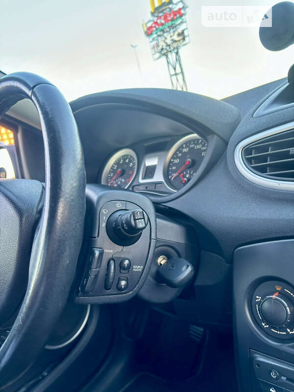 Хетчбек Renault Clio 2011 в Львові