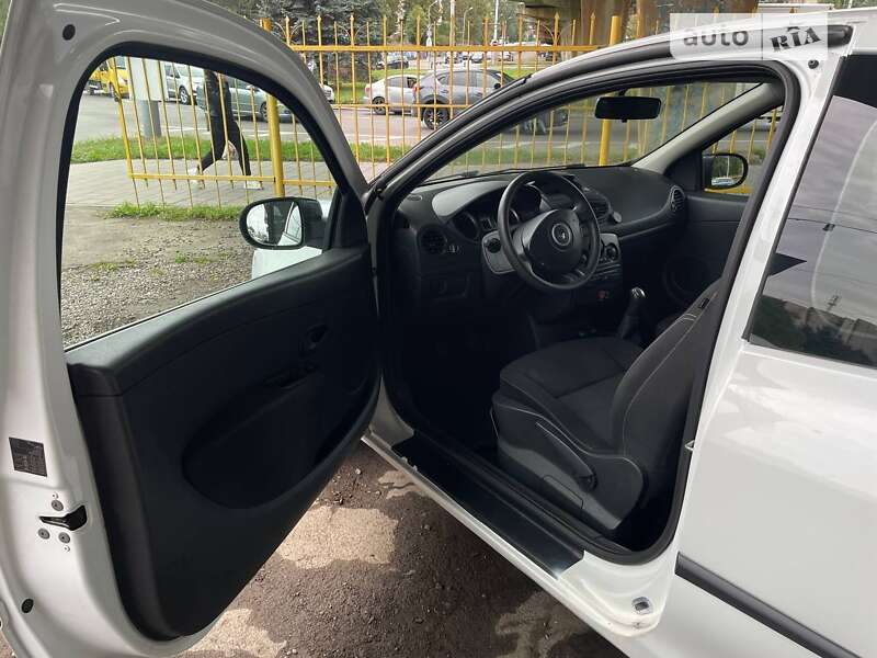 Хэтчбек Renault Clio 2013 в Львове