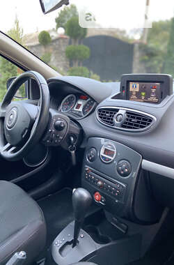 Универсал Renault Clio 2011 в Староконстантинове