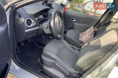Хэтчбек Renault Clio 2009 в 