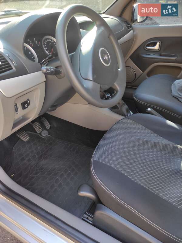 Седан Renault Clio 2011 в Херсоне
