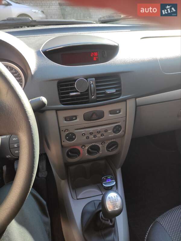 Седан Renault Clio 2011 в Херсоне