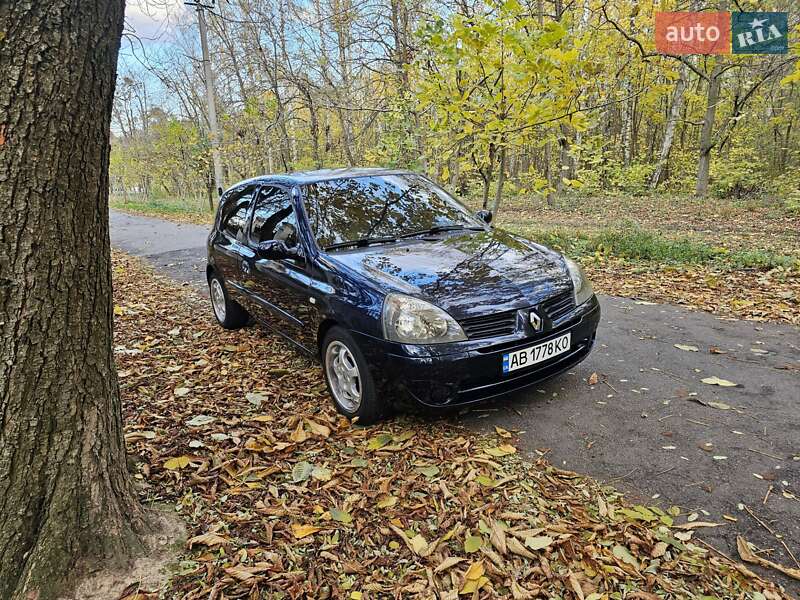 Хэтчбек Renault Clio 2004 в Виннице