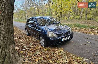Хэтчбек Renault Clio 2004 в 