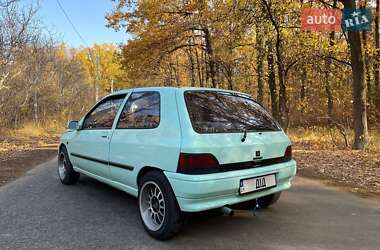 Хэтчбек Renault Clio 1992 в Песочине