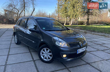 Универсал Renault Clio 2008 в Стебнику