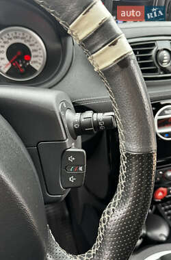 Хэтчбек Renault Clio 2012 в 