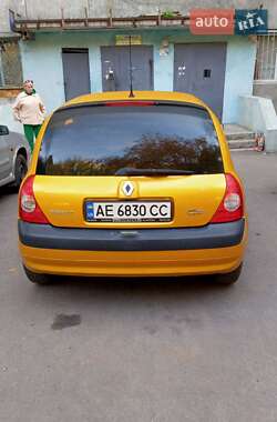 Хетчбек Renault Clio 2003 в 