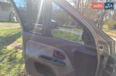 Хэтчбек Renault Clio 2003 в 