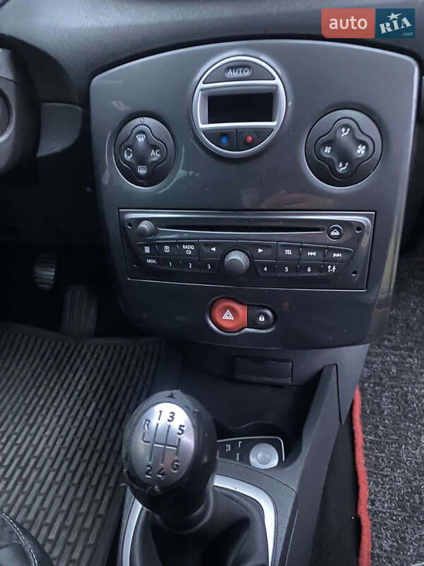 Универсал Renault Clio 2010 в Ровно фото 14 Универсал Renault Clio 2010 в Ровно