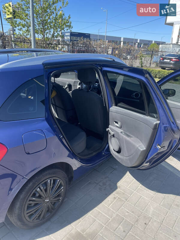 Универсал Renault Clio 2009 в Киеве