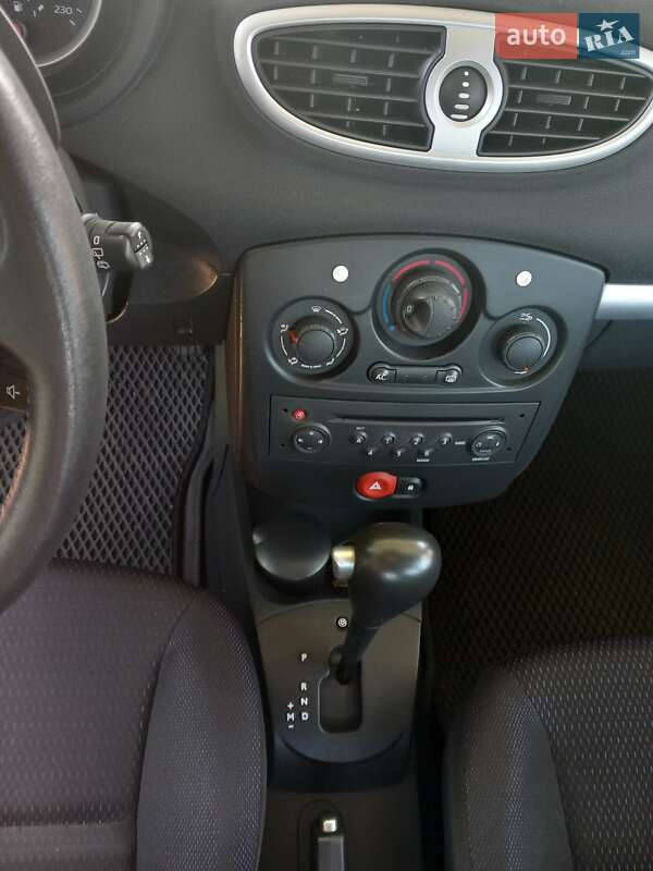 Хэтчбек Renault Clio 2007 в Ровно