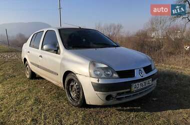 Седан Renault Clio 2006 в Хусті