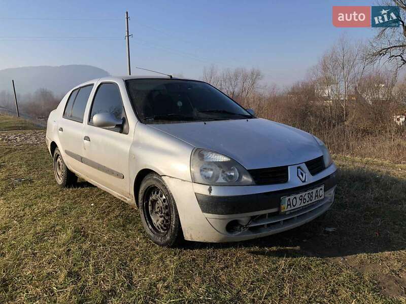 Седан Renault Clio 2006 в Хусті