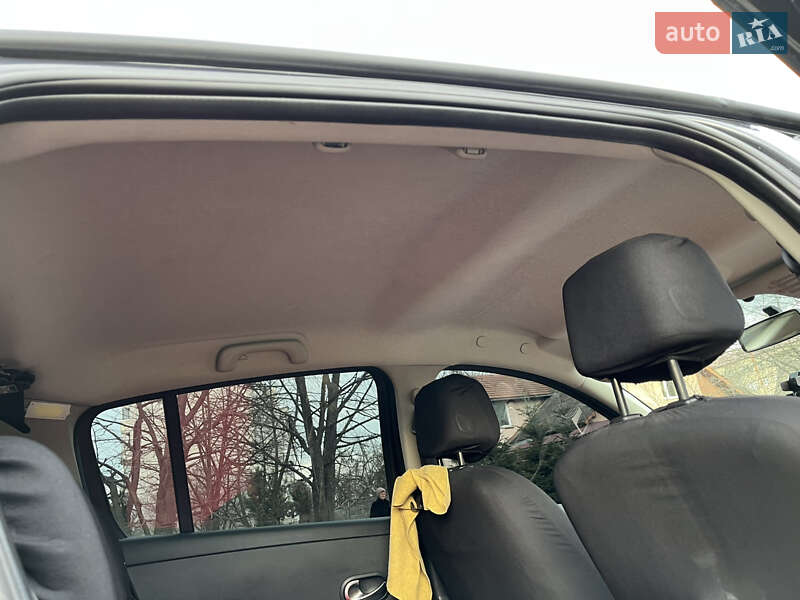 Хэтчбек Renault Clio 2006 в Калуше