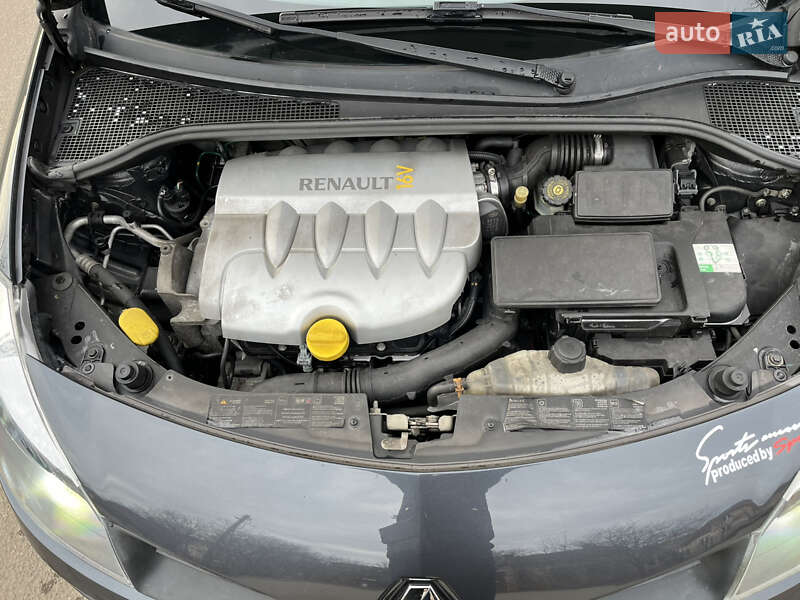 Хэтчбек Renault Clio 2006 в Калуше