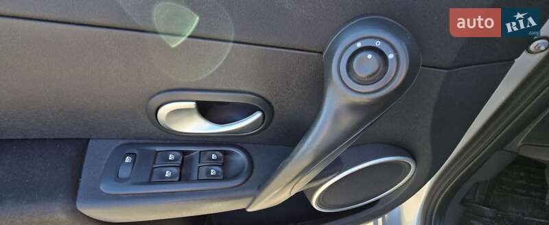 Универсал Renault Clio 2009 в Николаеве фото 13 Универсал Renault Clio 2009 в Николаеве