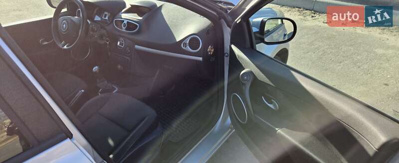 Универсал Renault Clio 2009 в Николаеве фото 23 Универсал Renault Clio 2009 в Николаеве