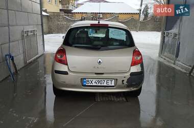 Хэтчбек Renault Clio 2007 в Нетешине