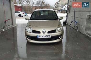 Хэтчбек Renault Clio 2007 в Нетешине