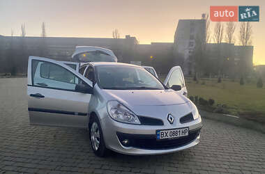 Хэтчбек Renault Clio 2007 в 