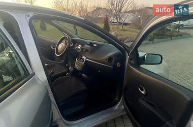 Хэтчбек Renault Clio 2007 в 