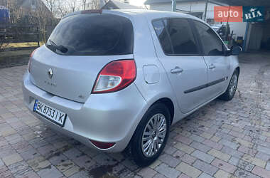 Хэтчбек Renault Clio 2011 в Дубно