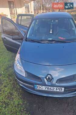 Хэтчбек Renault Clio 2006 в 