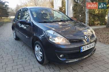 Хетчбек Renault Clio 2005 в Івано-Франківську