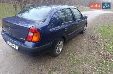 Хэтчбек Renault Clio 2003 в 