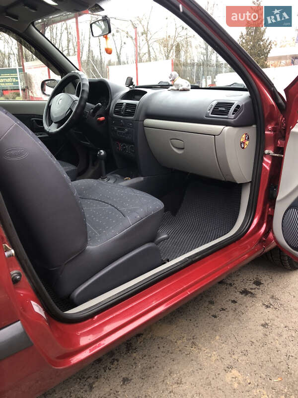 Хэтчбек Renault Clio 2003 в Виннице