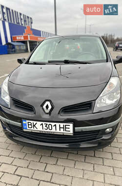 Хетчбек Renault Clio 2006 в Дубні