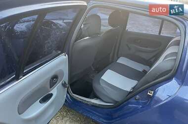 Седан Renault Clio 2006 в 