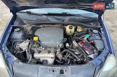 Седан Renault Clio 2006 в 