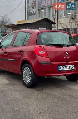 Хетчбек Renault Clio 2008 в 