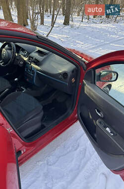 Хэтчбек Renault Clio 2008 в 