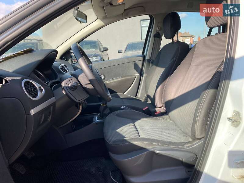Универсал Renault Clio 2012 в Львове