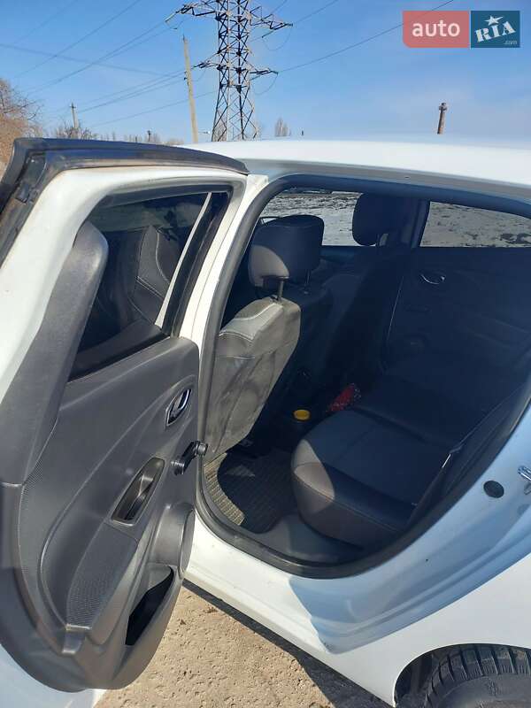 Хэтчбек Renault Clio 2013 в Кропивницком