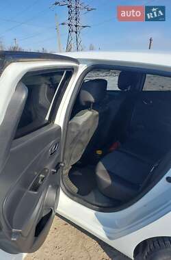 Хэтчбек Renault Clio 2013 в 