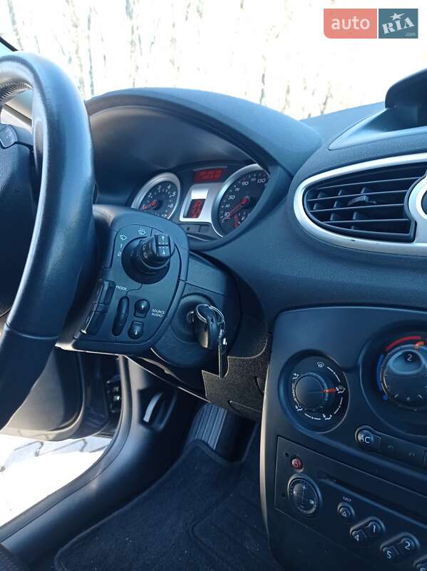Хэтчбек Renault Clio 2006 в Виннице
