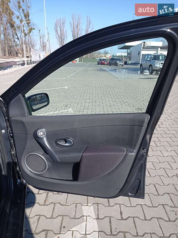 Хэтчбек Renault Clio 2006 в Виннице