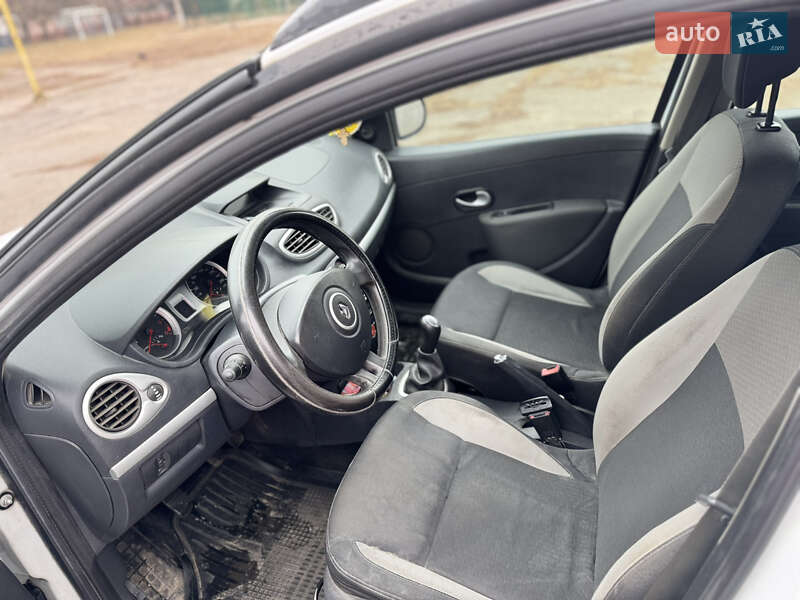 Универсал Renault Clio 2011 в Мироновке